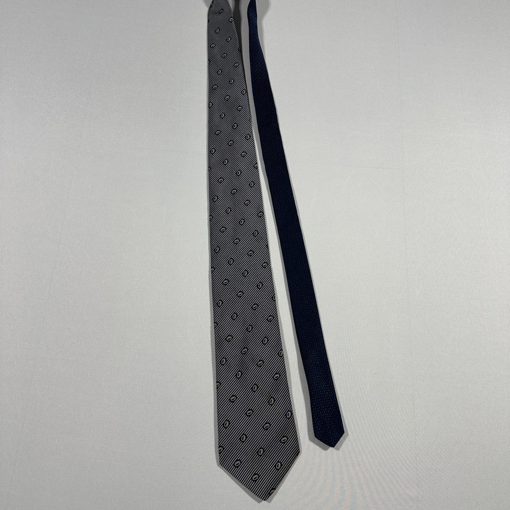 Men’s Tommy Hilfiger Silk Tie Two Tone Blue 56 Inches Long - Picture 3 of 6